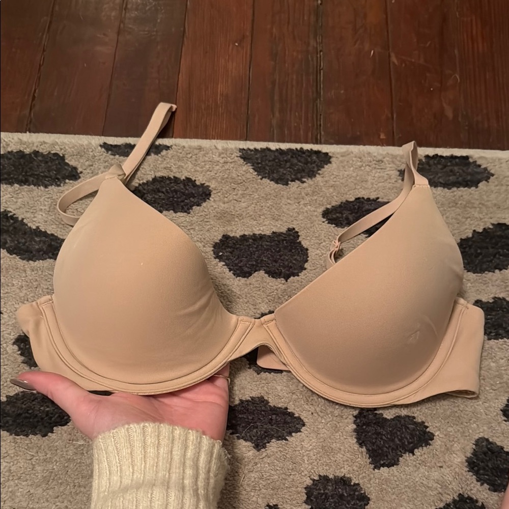 SKIMS wireless form push up 32D